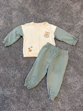 Carters Hey Tiger Sweatsuit